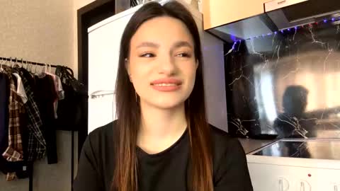 Niki online show from 03-31-26, 06:14