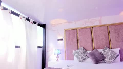 Ali Diaz online show from 12-21-25, 07:21