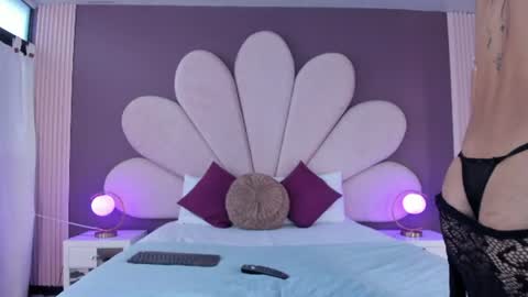 Snapshot of alidiaz__ chatting on 06-21-26, 12:30 Ali Diaz online show from 06-21-26, 12:30