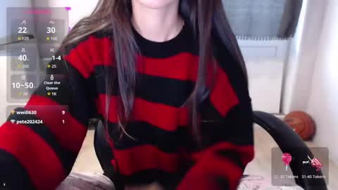 Mia online show from 09-15-25, 03:39