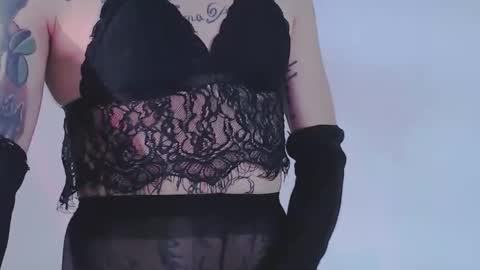 Snapshot of alienexxx chatting on 05-20-26, 11:55 online show from 05-20-26, 11:55