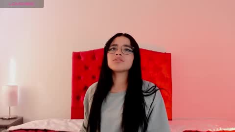 aliice_walker_ online show from 12-20-24, 06:45