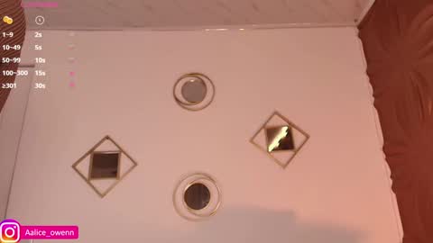 Snapshot of aliiceowen chatting on 01-26-25, 11:08 Alicie online show from 01-26-25, 11:08