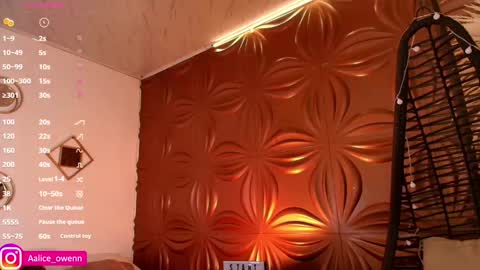 Snapshot of aliiceowen chatting on 02-28-25, 11:23 Alicie online show from 02-28-25, 11:23