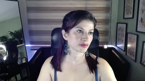 Snapshot of aliiz_01 chatting on 03-28-26, 08:08 Camii online show from 03-28-26, 08:08