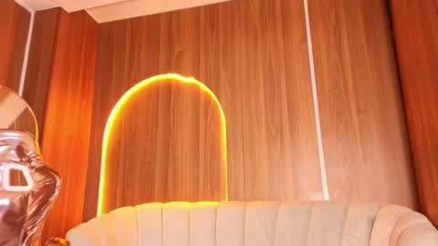 Snapshot of alina_b_ chatting on 06-14-26, 01:36 alina_b_ online show from 06-14-26, 01:36
