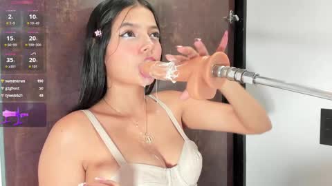 Snapshot of alina_cute18 chatting on 03-06-25, 09:42 alina online show from 03-06-25, 09:42