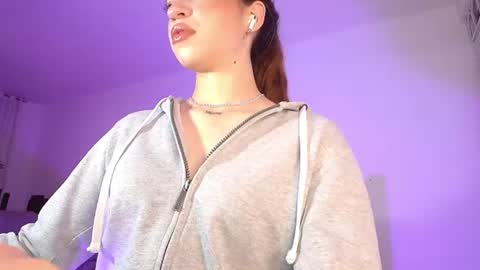 Snapshot of alina_lee01 chatting on 07-04-26, 01:01 NYX online show from 07-04-26, 01:01