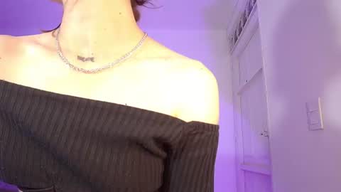 Snapshot of alina_lee01 chatting on 07-27-26, 12:17 NYX online show from 07-27-26, 12:17