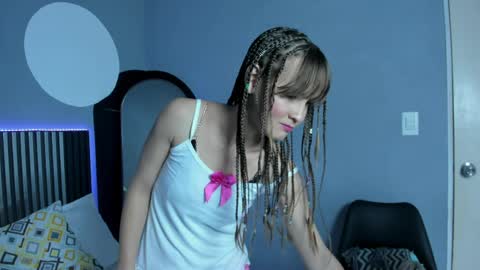 Snapshot of alina_valmont chatting on 04-01-26, 07:22 A L I N A online show from 04-01-26, 07:22