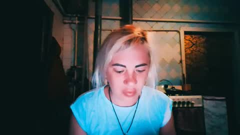 Snapshot of alinafrey_ chatting on 06-16-26, 07:27 Alina online show from 06-16-26, 07:27