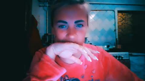 Snapshot of alinafrey_ chatting on 06-18-26, 06:01 Alina online show from 06-18-26, 06:01