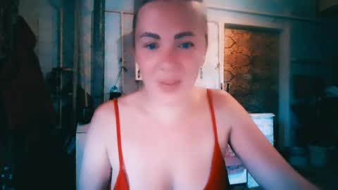 Snapshot of alinafrey_ chatting on 06-22-26, 05:26 Alina online show from 06-22-26, 05:26
