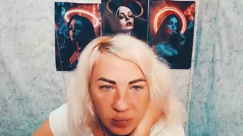Snapshot of alinafrey_ chatting on 07-17-26, 04:19 Alina online show from 07-17-26, 04:19