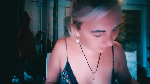 Snapshot of alinafrey_ chatting on 07-20-26, 10:39 Alina online show from 07-20-26, 10:39