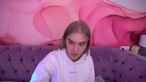 Snapshot of alinalemon chatting on 01-31-26, 08:40 Alina online show from 01-31-26, 08:40