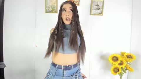 Snapshot of aline_costa chatting on 06-18-26, 01:39 - online show from 06-18-26, 01:39