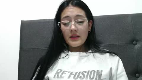 Snapshot of alisha_9997 chatting on 10-11-25, 12:43 alisha_9997 online show from 10-11-25, 12:43