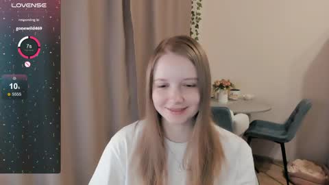Snapshot of alisha_ley chatting on 05-23-26, 08:02 Alya online show from 05-23-26, 08:02