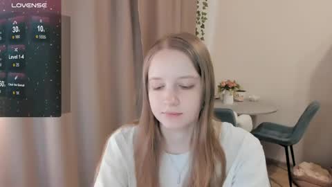 Snapshot of alisha_ley chatting on 05-30-26, 04:42 Alya online show from 05-30-26, 04:42
