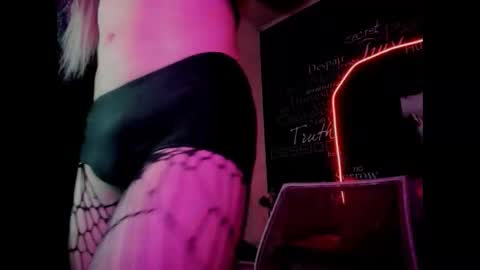 Snapshot of alishaa_nixx chatting on 09-15-25, 03:50 alishaa_nixx online show from 09-15-25, 03:50