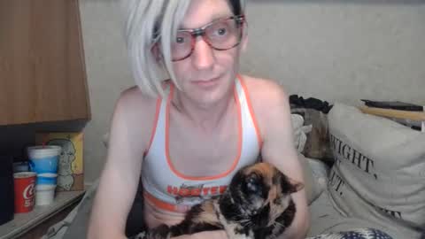 Snapshot of alishaluv chatting on 06-15-26, 04:04 Alisha online show from 06-15-26, 04:04
