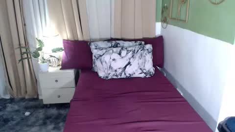 Snapshot of alisonaims chatting on 01-24-25, 11:59 hotty online show from 01-24-25, 11:59