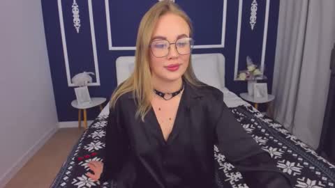 Snapshot of alisonwillow chatting on 02-28-26, 01:45 Anna online show from 02-28-26, 01:45