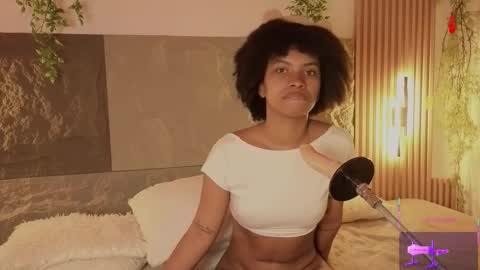 Mia online show from 11-19-25, 02:50