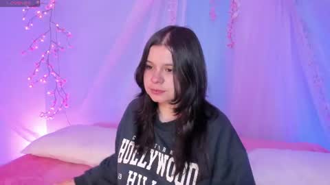 Snapshot of alissa_cute1 chatting on 07-05-26, 05:03 Mia online show from 07-05-26, 05:03