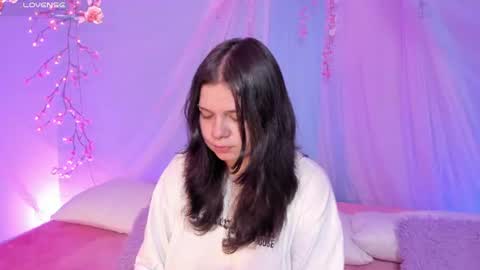 Snapshot of alissa_cute1 chatting on 07-07-26, 03:42 Mia online show from 07-07-26, 03:42