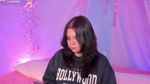 Snapshot of alissa_cute1 chatting on 07-12-26, 03:52 Mia online show from 07-12-26, 03:52