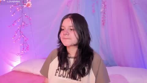 Snapshot of alissa_cute1 chatting on 07-25-26, 03:04 Mia online show from 07-25-26, 03:04