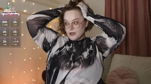 Snapshot of alissa_styles chatting on 12-22-24, 04:17 Alissa online show from 12-22-24, 04:17