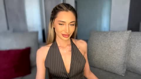 Alissa online show from 06-15-26, 01:46