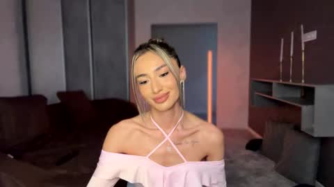 Alissa online show from 06-24-26, 03:44