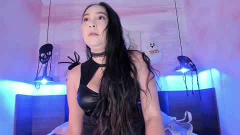 Snapshot of alissajoness chatting on 10-15-25, 11:32 Alissa online show from 10-15-25, 11:32