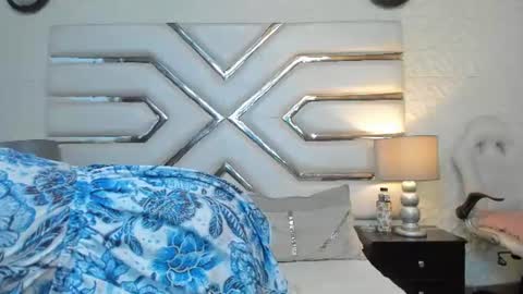 Snapshot of alissbluumm chatting on 06-16-26, 01:25 alissbluumm online show from 06-16-26, 01:25