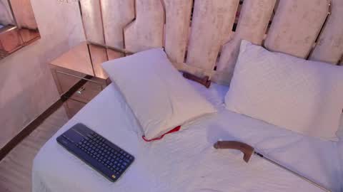 Snapshot of alisse_myers chatting on 06-04-26, 04:40 alisse_myers online show from 06-04-26, 04:40