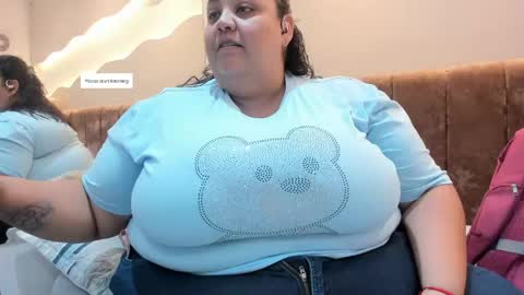 Snapshot of alisson_am chatting on 04-22-26, 06:09 Alisson online show from 04-22-26, 06:09