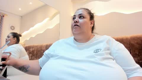 Snapshot of alisson_am chatting on 05-14-26, 11:39 Alisson online show from 05-14-26, 11:39