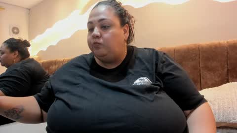Snapshot of alisson_am chatting on 05-20-26, 11:38 Alisson online show from 05-20-26, 11:38