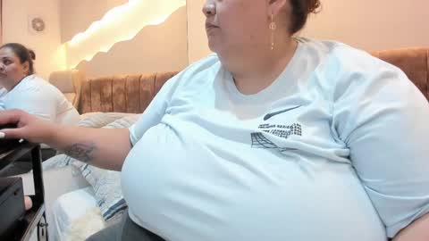 Snapshot of alisson_am chatting on 05-28-26, 11:40 Alisson online show from 05-28-26, 11:40