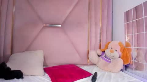 Snapshot of alissonrobertsh chatting on 11-13-25, 04:17 AlissonRobertsh online show from 11-13-25, 04:17