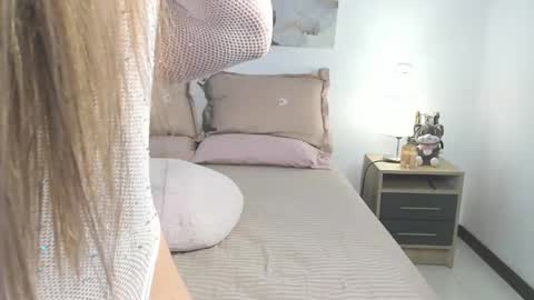 Snapshot of alissonroyce chatting on 02-13-25, 01:19 Goddess online show from 02-13-25, 01:19