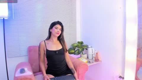 Snapshot of alissonskinny chatting on 10-31-25, 11:11 Alisson online show from 10-31-25, 11:11