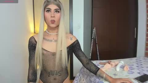 Snapshot of alissoondream_ chatting on 02-19-26, 01:51 alisson online show from 02-19-26, 01:51