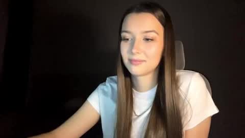 Snapshot of alitalapre chatting on 11-27-25, 01:02 Annie online show from 11-27-25, 01:02