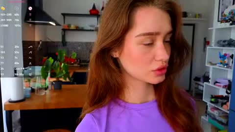 Snapshot of aliviawithlove chatting on 06-17-26, 08:50 Alivia online show from 06-17-26, 08:50