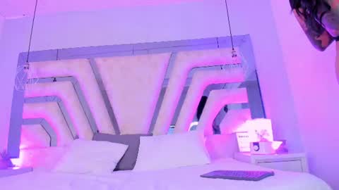 Snapshot of aliz_01 chatting on 07-15-26, 08:14 Aliz online show from 07-15-26, 08:14